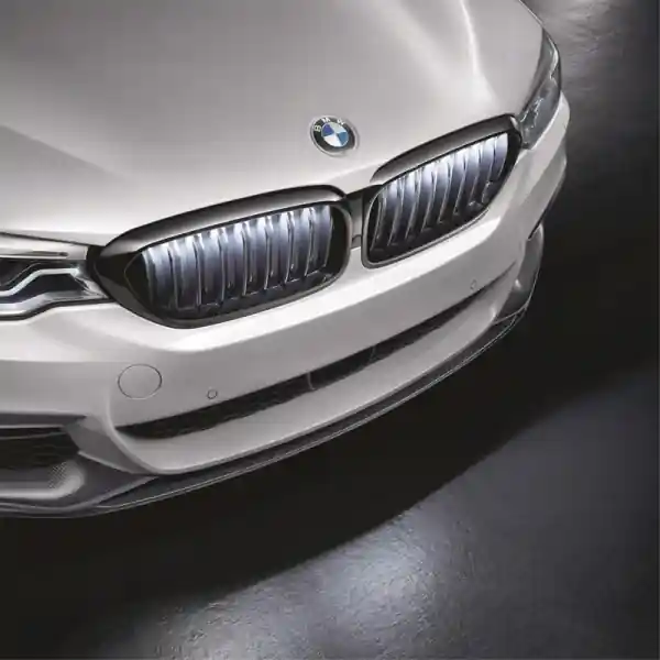 Ofertă Grila fata ornamentala Iconic Glow "BMW M Performance" - BMW G30, G31, G38